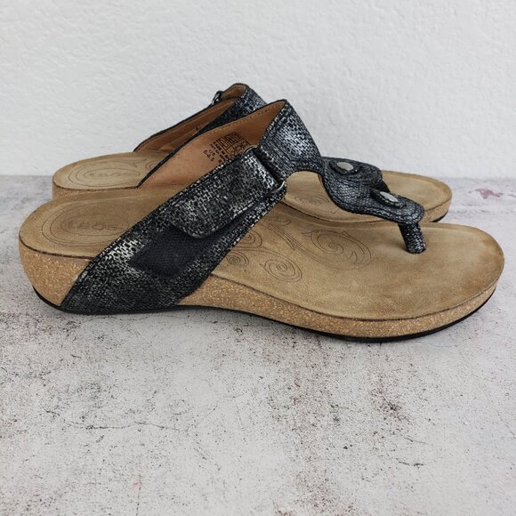 TAOS Lucy Thong Sandals Comfort Shoes Cork Platform Snakeskin Slip-On size 39 - Picture 3 of 11